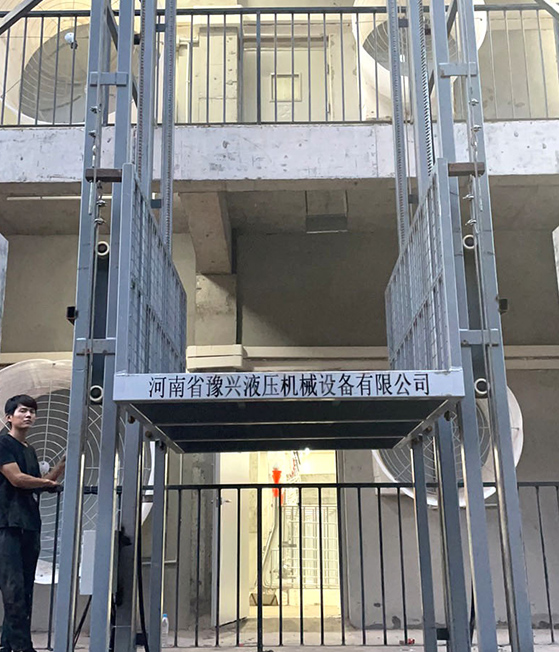 河南厂家：对导轨式升降平台的简单介绍